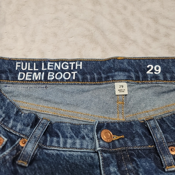 J. Crew Women's Full Length Demi-Boot Raw Hem Size 29 Kamari Wash Jeans - Picture 13 of 15